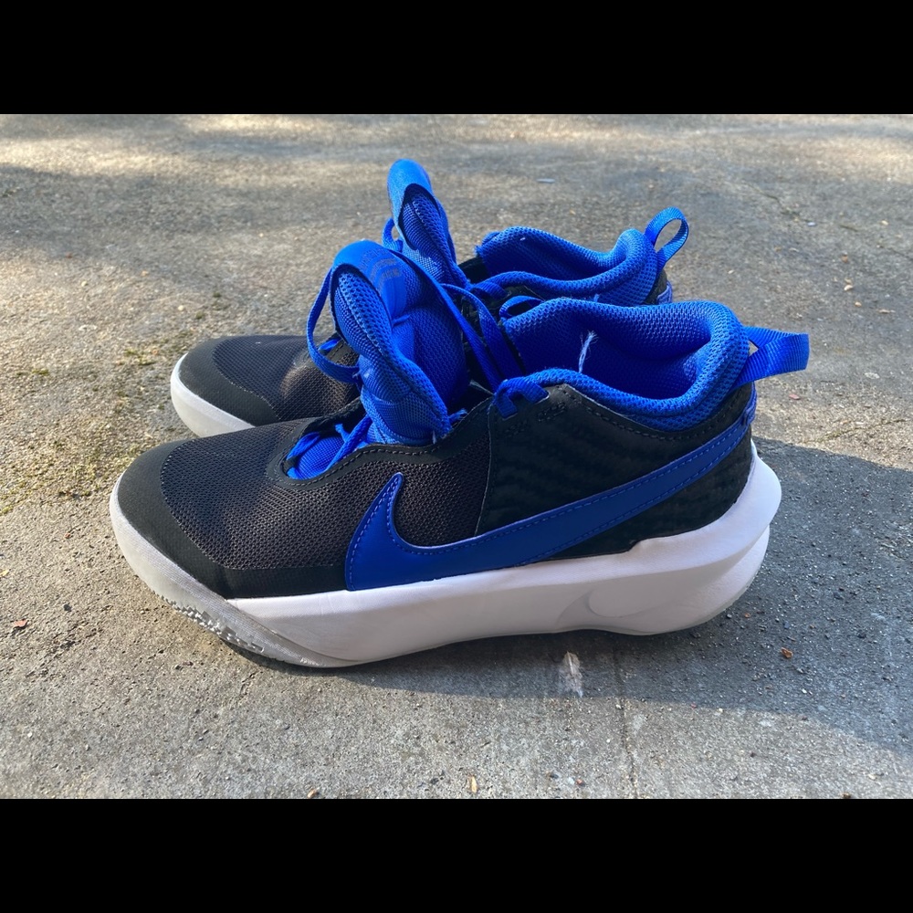 Nike Black Blue Shoes 4.5Y, great condition